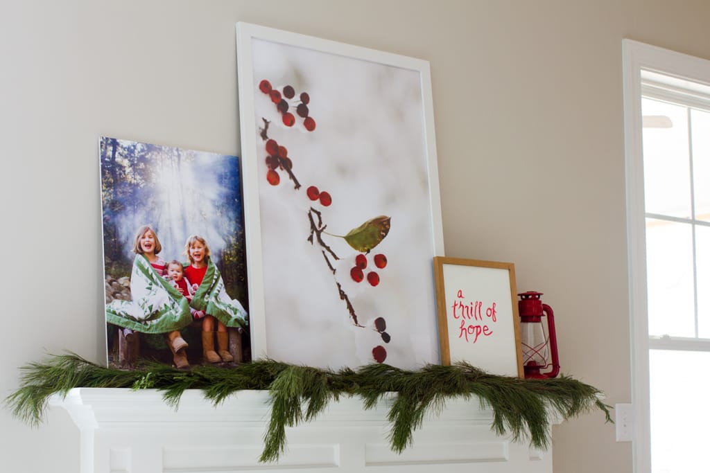 Pretty holiday home tour. (Christmas decor. Wreaths. Christmas tree. Mantel decorations.) By Calm Cradle Photo & Design